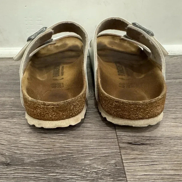 White Birkenstock Size 40 Women's Arizona Footbed Sandal - Picture 11 of 11
